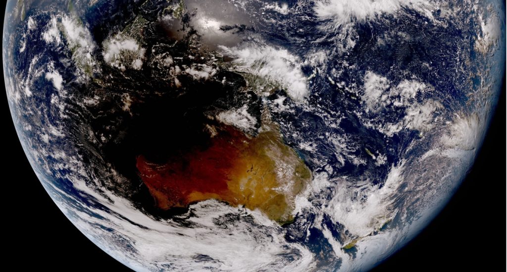 Satélite meteorológico registra raro eclipse híbrido