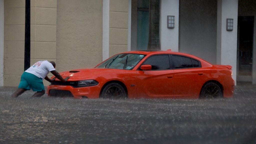 Chuva de mais de mil anos provoca o caos em Fort Laudardale