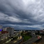 Frente fria acabará com verão tardio e trará chuva com temporais