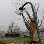 Novos tornados espalham destruição e causam mortes nos EUA