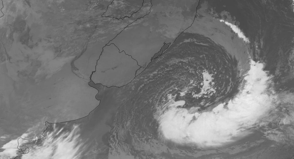 Ciclone na costa ditará as condições do tempo neste fim de semana
