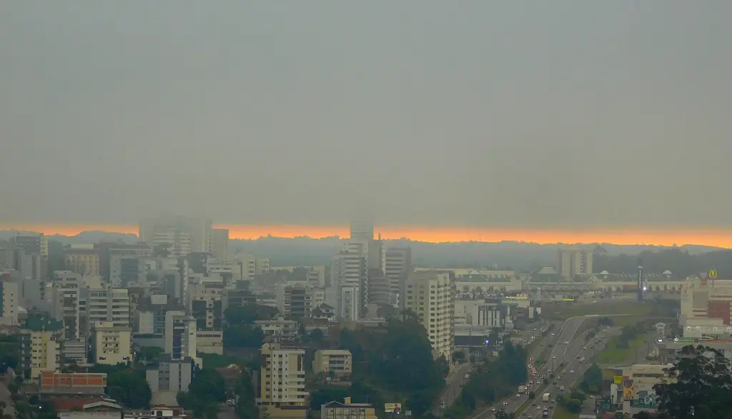 Previsão do tempo: quinta-feira com chuva em várias regiões