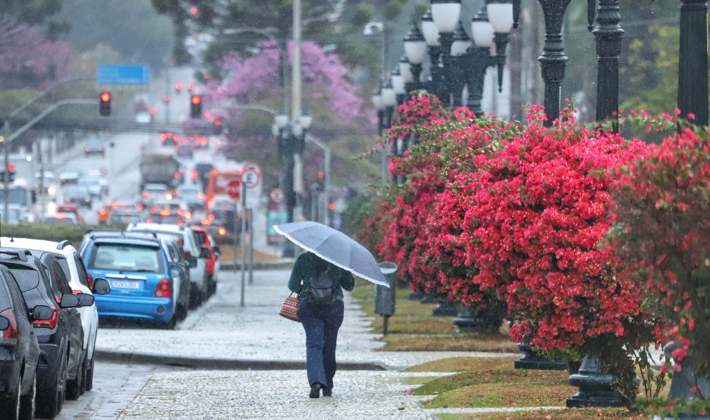 Frio aumenta no Sul e chuva se intensifica na Região Sudeste