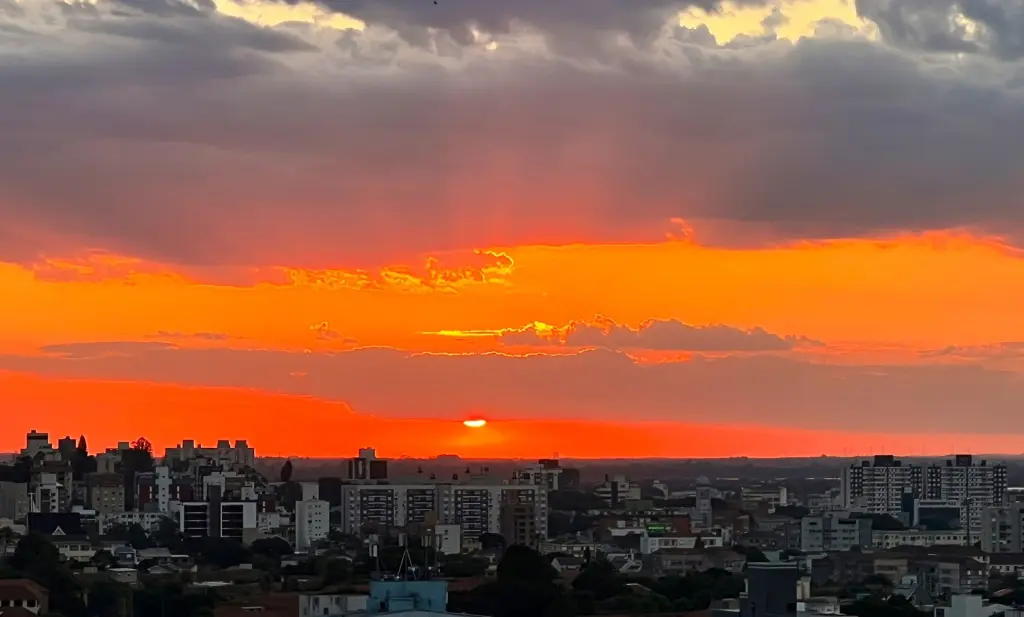 Veja a previsão do tempo para esta quinta-feira (27/4/2023)