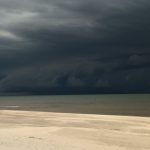Frente fria avança pelo Uruguai e Argentina com chuva e vento forte