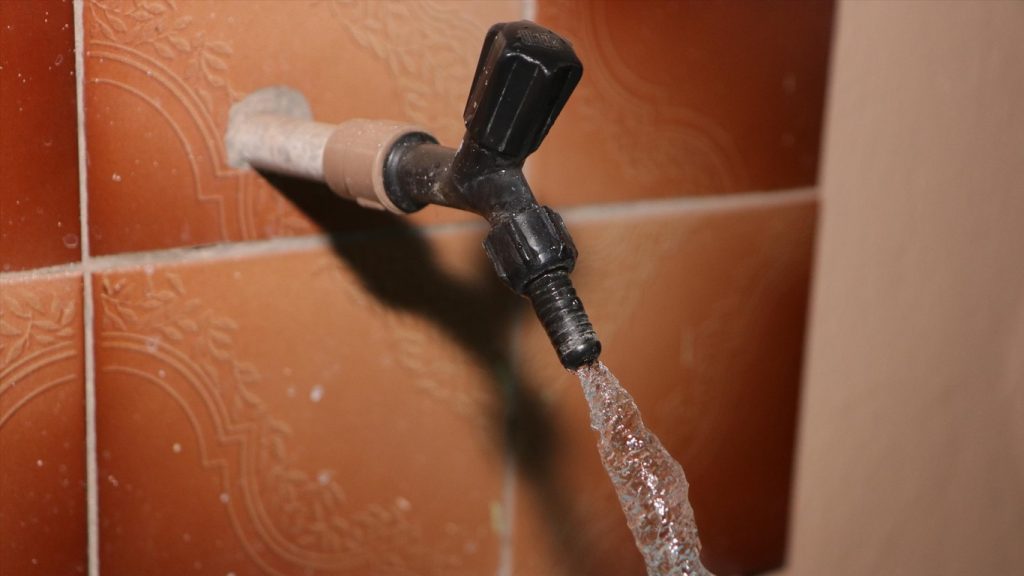 Entenda como a chuva alterou a água nas torneiras em Porto Alegre