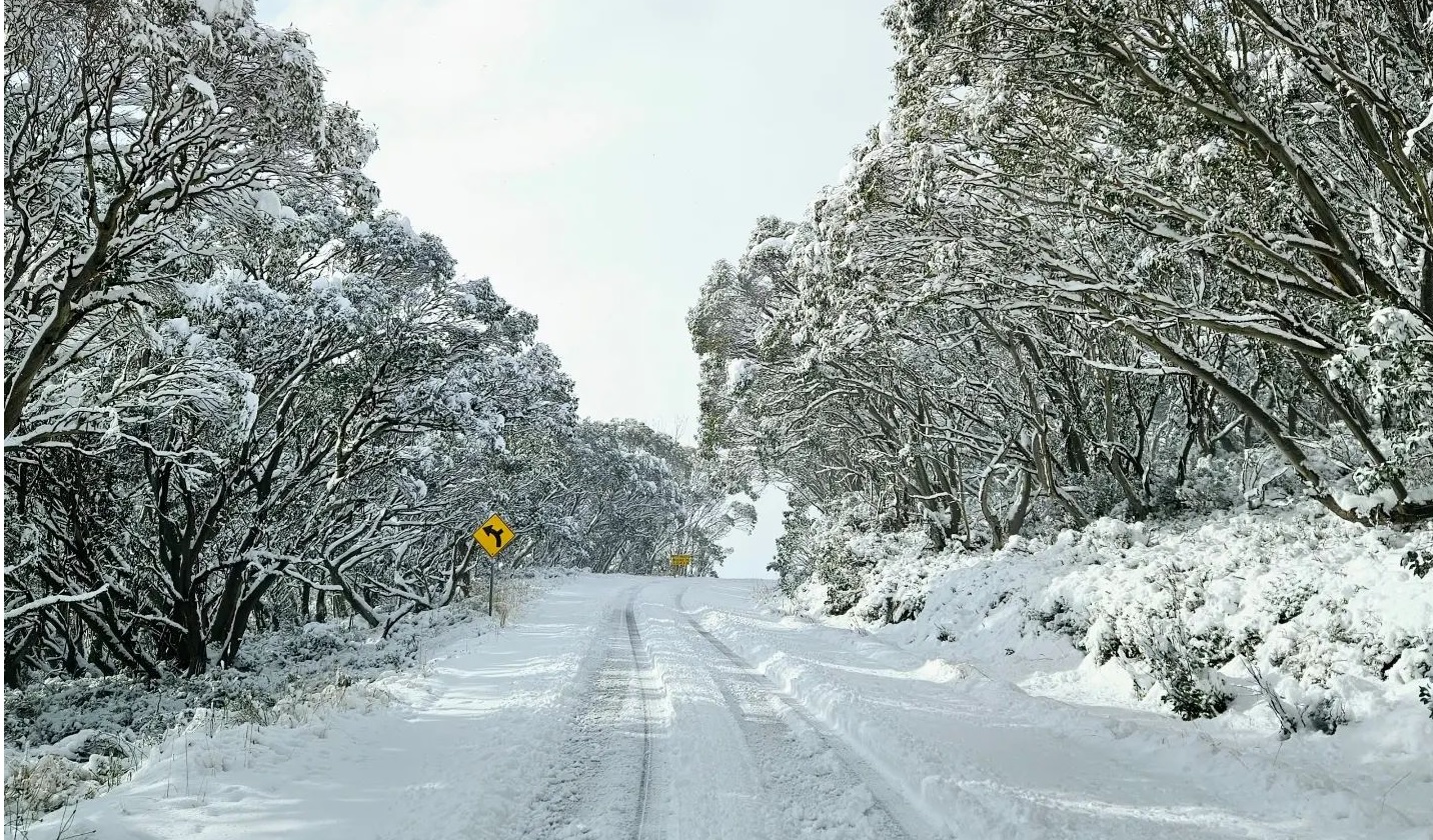 Frio intenso com muita neve na Austrália em maio é sinal para o Brasil?