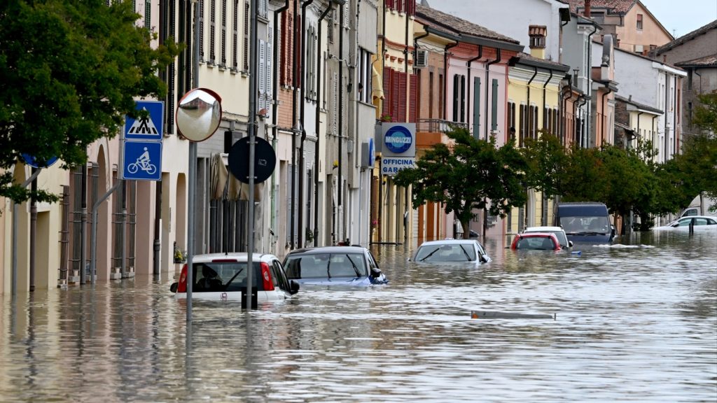 Imagens mostram a dimensão da enchente no Norte da Itália