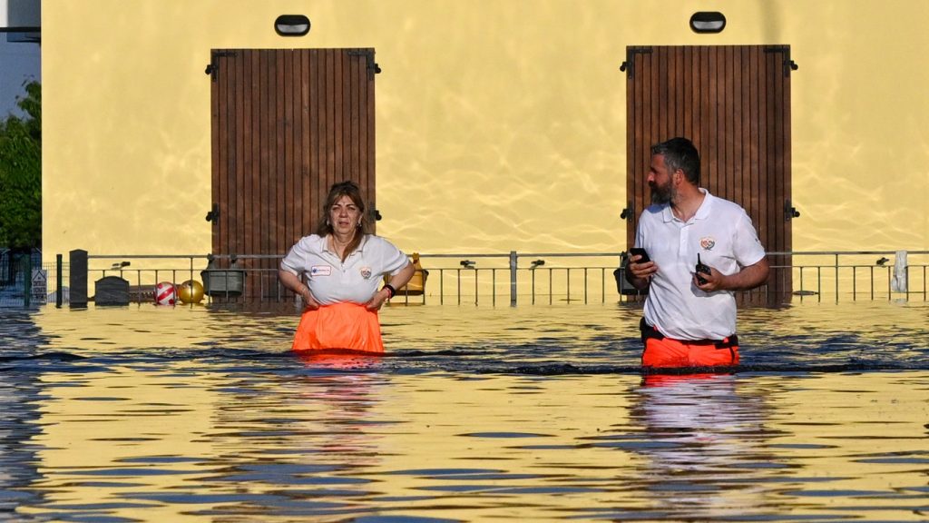 Mobilização e solidariedade na Itália diante de enchente histórica