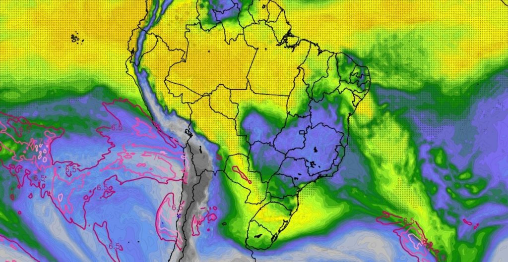 Rio atmosférico reforça instabilidade e trará chuva ainda mais forte