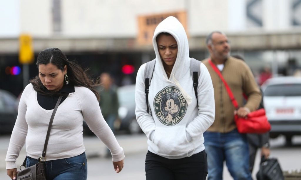 Tardes com médias de dezembro darão lugar à chuva e frio em São Paulo