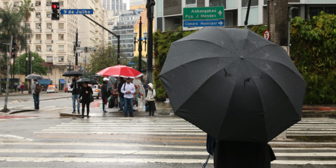 <span class="entry-title-primary">Chuva retorna a São Paulo no começo da semana</span> <h2 class="entry-subtitle">A semana será de instabilidade e frio em São Paulo. Os volumes de chuva poderão ser altos com riscos de transtornos em parte do estado</h2>