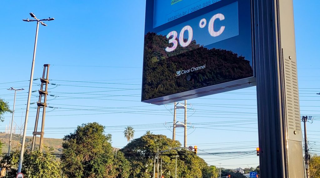Calor continua hoje no quarto dia seguido de temperatura muito alta