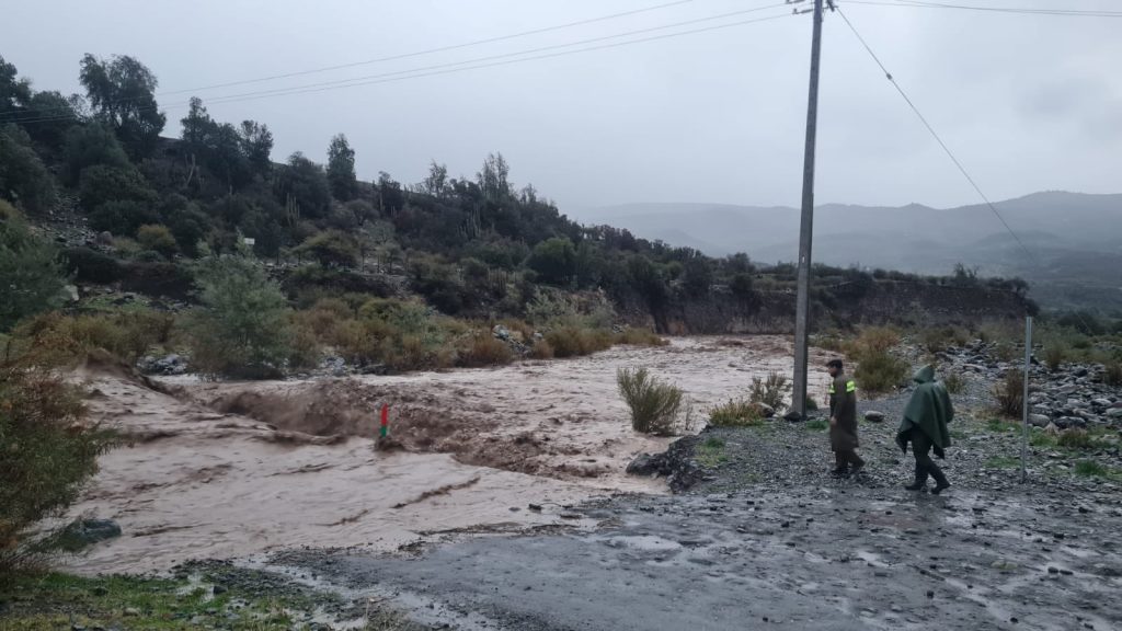 Chile tem aulas suspensas, inundações e deslizamentos pela chuva