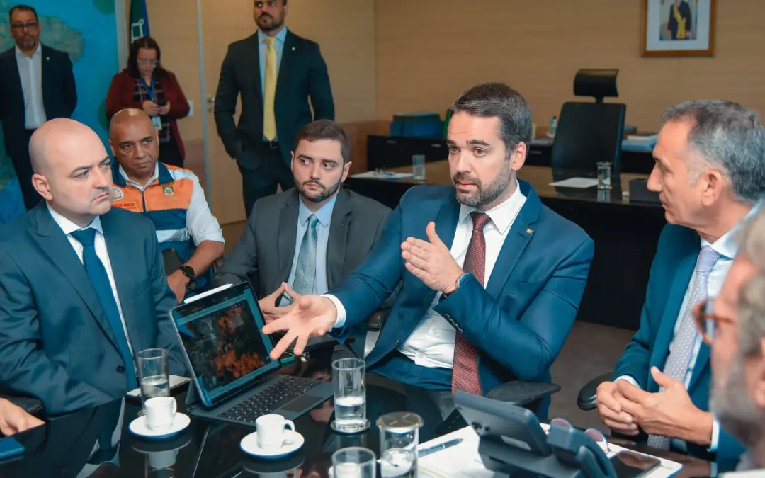 Material da MetSul é usado na busca por recursos para vítimas do ciclone Governador Eduardo Leite apresentou imagens de satélite publicadas pela MetSul em reunião em Brasília para obter recursos para a reconstrução das cidades arrasadas