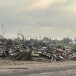 Tornado intenso deixa quatro mortos e arrasa pequena cidade do Texas