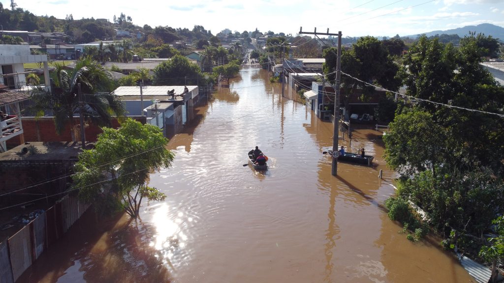Cheia do Sinos atinge o pico na maior enchente no vale em dez anos
