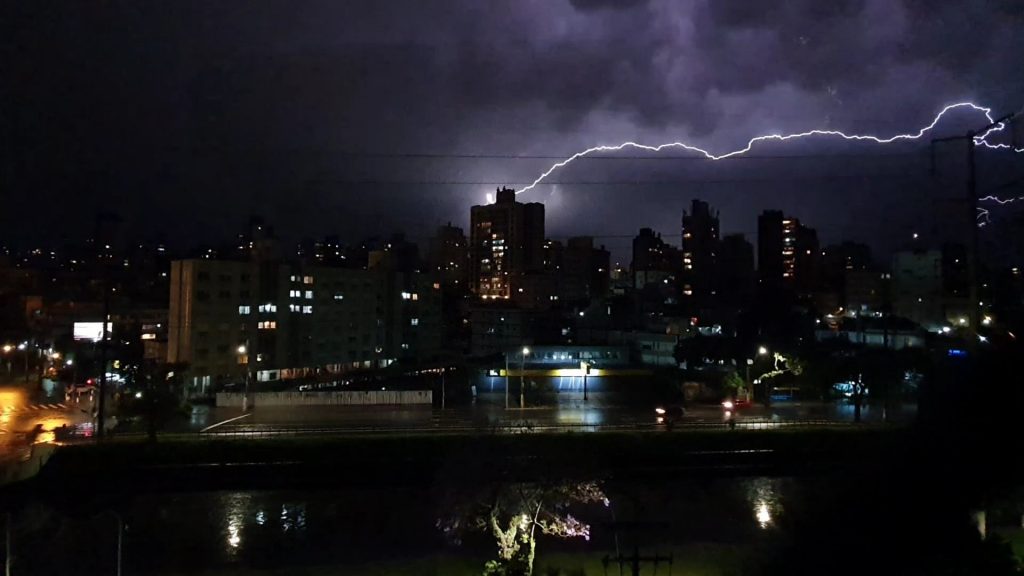 Período crítico de chuva será entre hoje à noite e o início do sábado