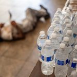 Pessoas desmaiam e morrem nas ruas pelo calor extremo nos EUA