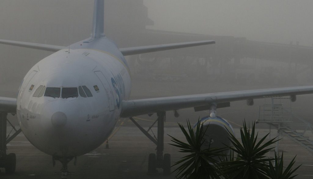 Frio congela asas de aviões e causa atrasos no Sul do Brasil