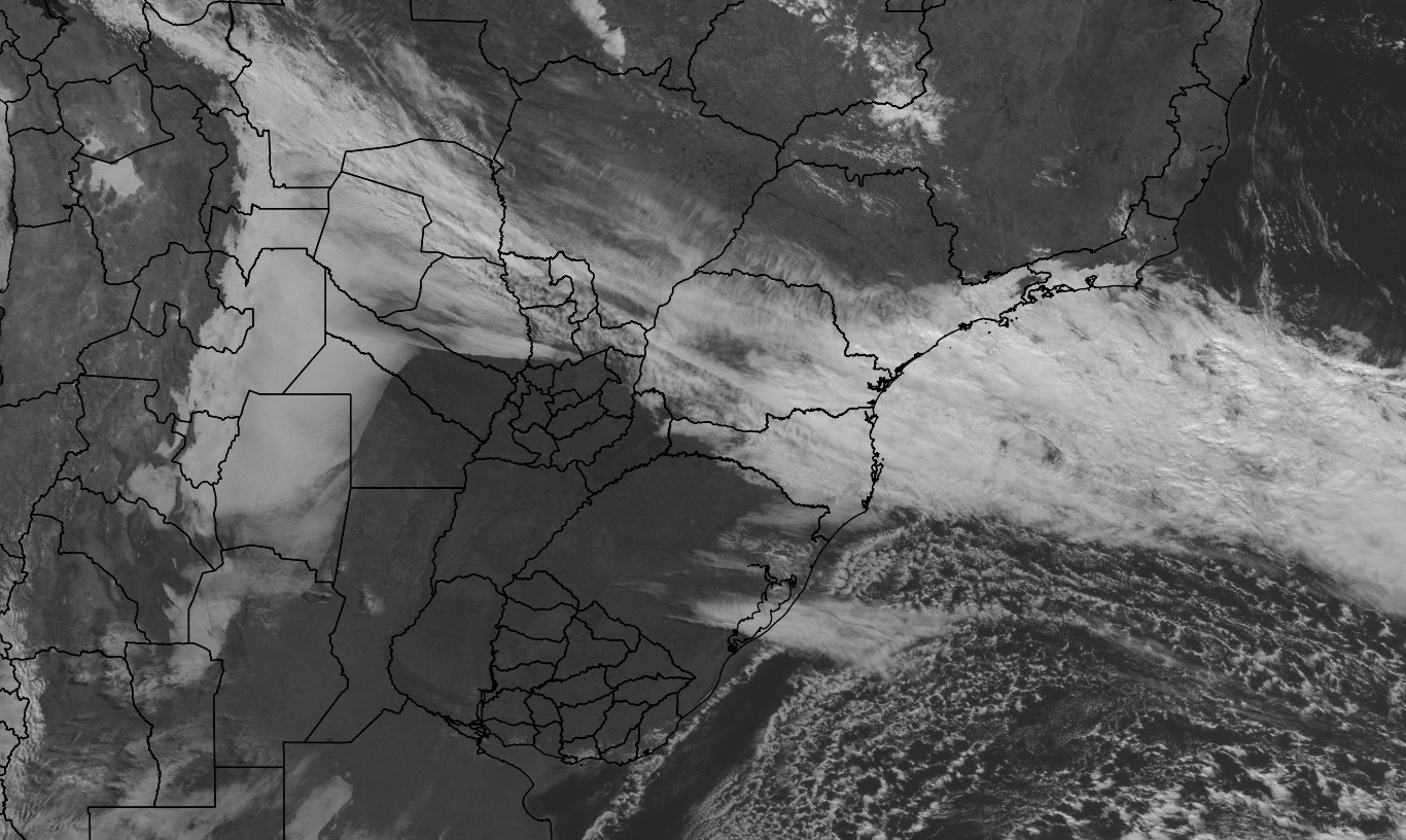 <span class="entry-title-primary">Frente fria traz chuva volumosa entre o Paraná e São Paulo</span> <h2 class="entry-subtitle">Sistema frontal impulsionado por uma forte massa de ar frio deve trazer mais chuva em áreas costeiras dos dois estados </h2>
