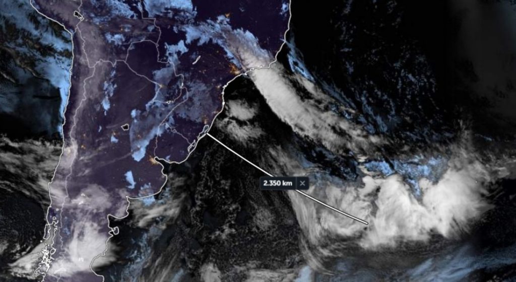 Ciclone se afasta rápido e já está a mais de dois mil quilômetros da costa