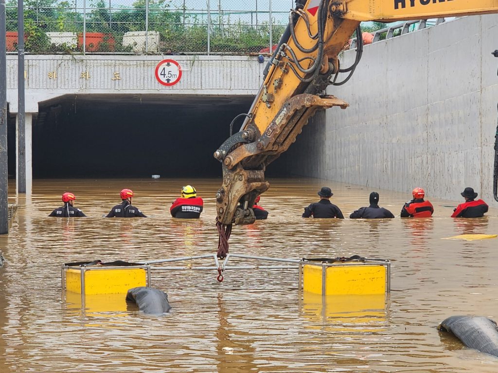Chuva provoca desastre na Coréia do Sul e deixa dezenas de mortos