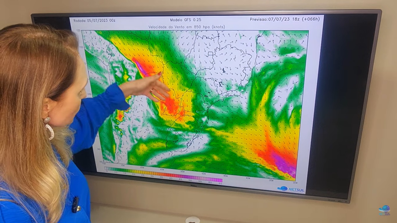 <span class="entry-title-primary">Vídeo: meteorologista explica chuva e temporais previstos no Sul do Brasil</span> <h2 class="entry-subtitle">Dois fortes eventos de instabilidade devem atingir os estados do Sul em apenas cinco dias nesta segunda semana de julho</h2>
