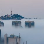 Porto Alegre entre as nuvens: veja as imagens e entenda o fenômeno