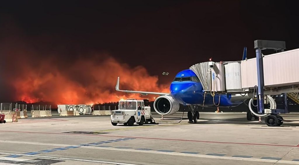 Incêndio gerado por calor de 47ºC ameaça grande aeroporto na Itália