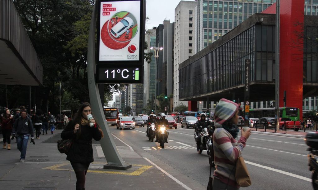 Semana fria em São Paulo começa com chuva e termina com tempo seco