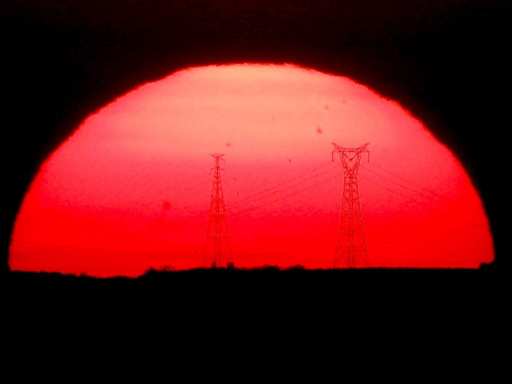 Calor beira 34°C e aumenta nesta quinta antes da chuva
