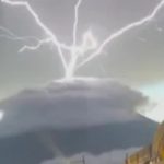 Saiba como se formou o raio aranha que viralizou na internet