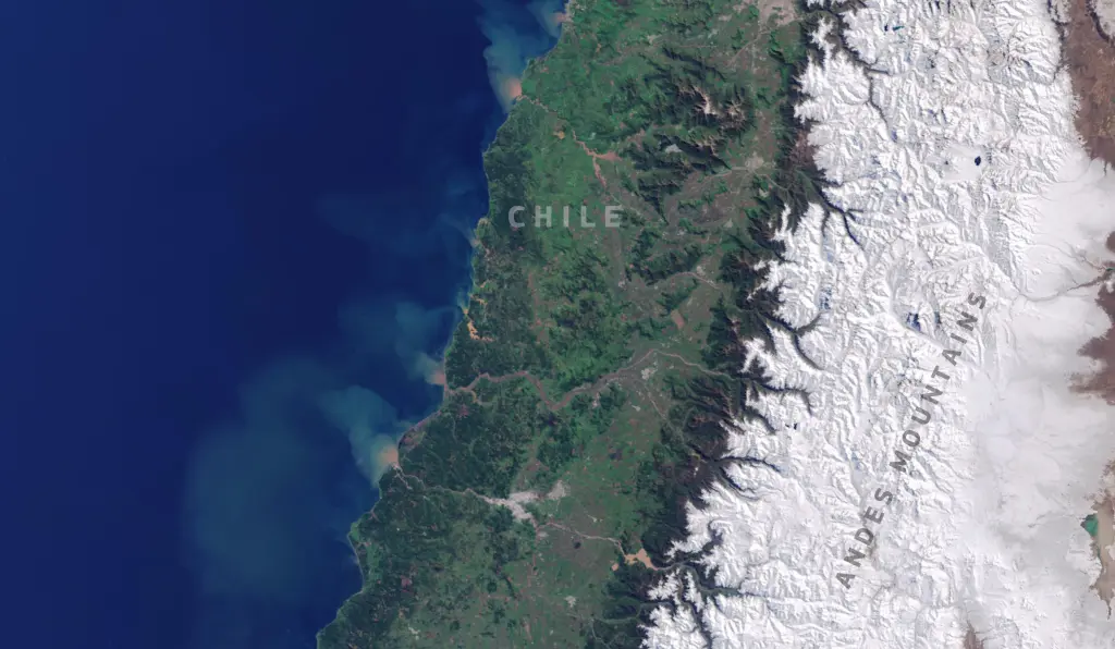 Imagem de satélite mostra enorme quantidade de neve nos Andes