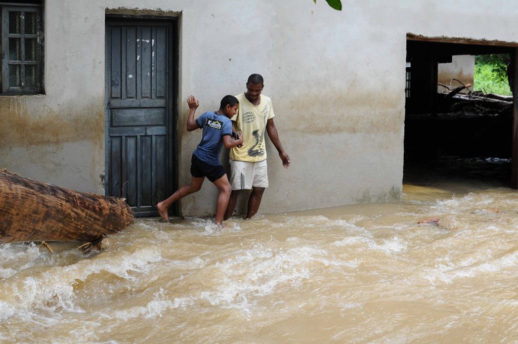 MetSul reforça alerta sobre chuva excessiva no litoral de São Paulo