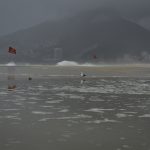 Aviso de chuva volumosa no litoral de São Paulo e no Rio de Janeiro
