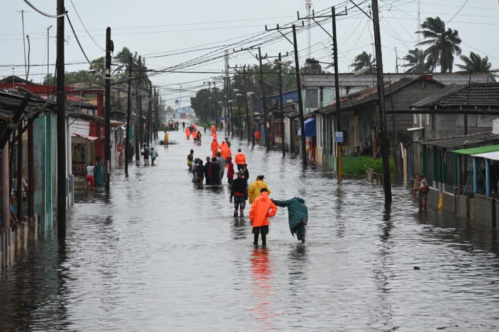 Emergência em Cuba após a passagem da tempestade Idalia