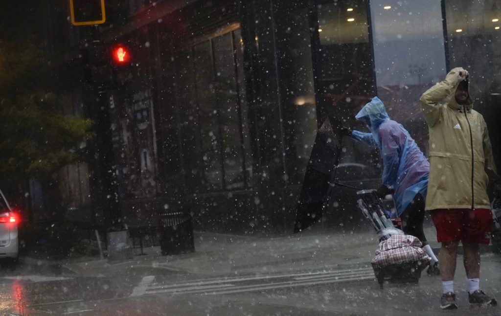 Tempestades severas deixam mortos e milhões sem luz nos EUA
