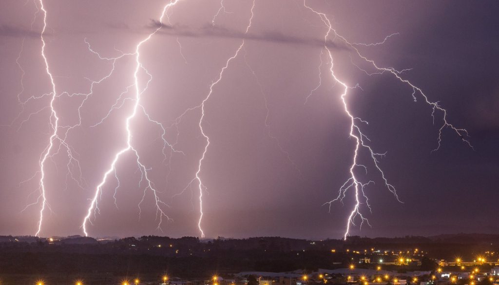Sucessão de extremos de frio e calor trará tempestades e risco de ciclone