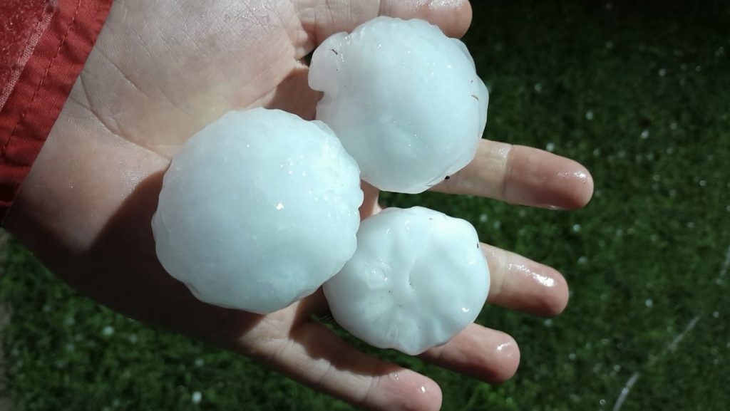 Granizo de grande tamanho cai na região da Grande Buenos Aires