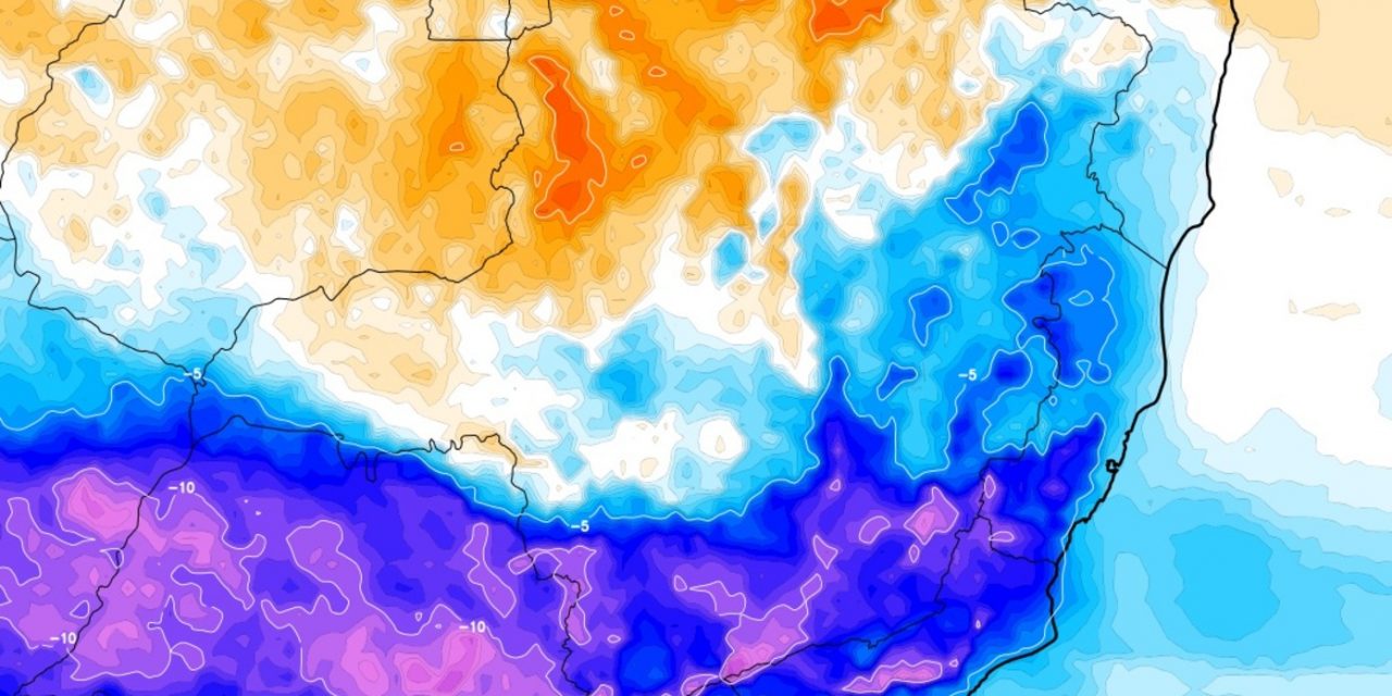 <span class="entry-title-primary">Minas Gerais terá chuva e frio após calor superar os 40ºC</span> <h2 class="entry-subtitle">Temperatura em Minas Gerais passou dos 40ºC no Norte do estado e pode ficar abaixo de 10ºC no Sul mineiro na tarde de domingo </h2>