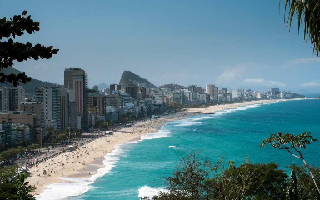 <span class="entry-title-primary">Calor ganha força e vai dar praia no Rio de Janeiro</span> <h2 class="entry-subtitle">Massa de ar muito quente sobre o Sudeste do Brasil se intensifica e trará tardes com temperatura de verão no Rio de Janeiro </h2>