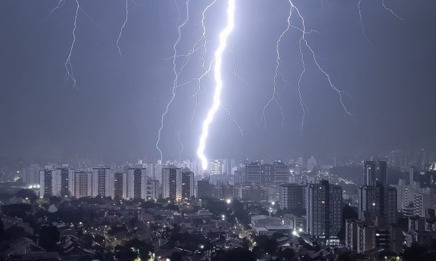 Onda de tempestades trará temporais por vários dias no Sul do Brasil
