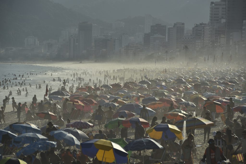 Rio de Janeiro terá calor extremo neste domingo em dia tórrido