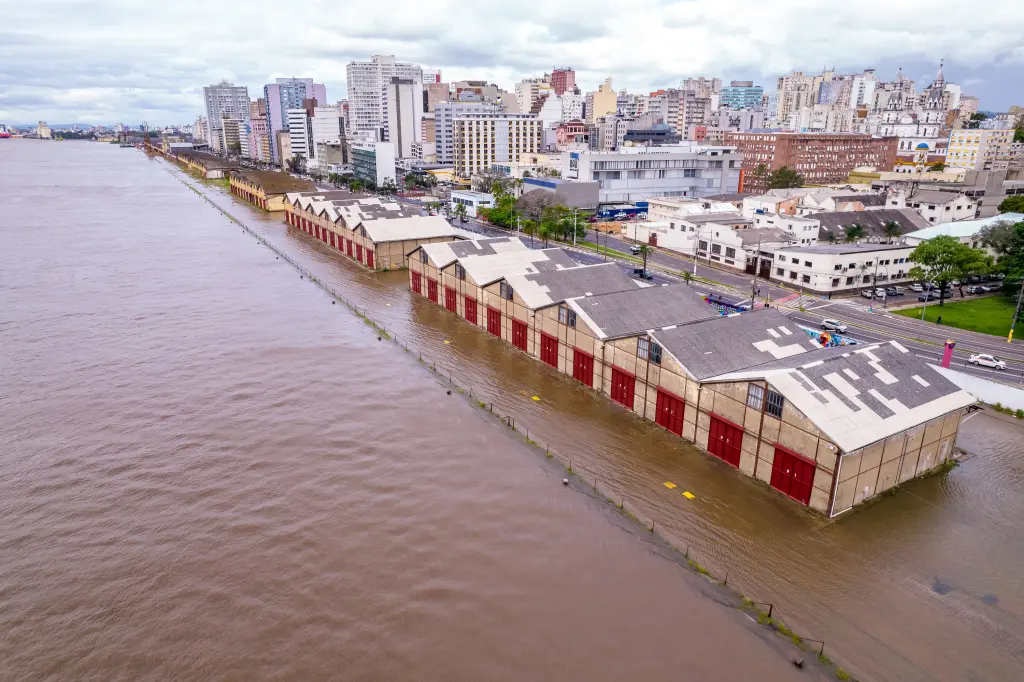Guaíba tem maior nível desde 1941 e reescreve história de Porto Alegre