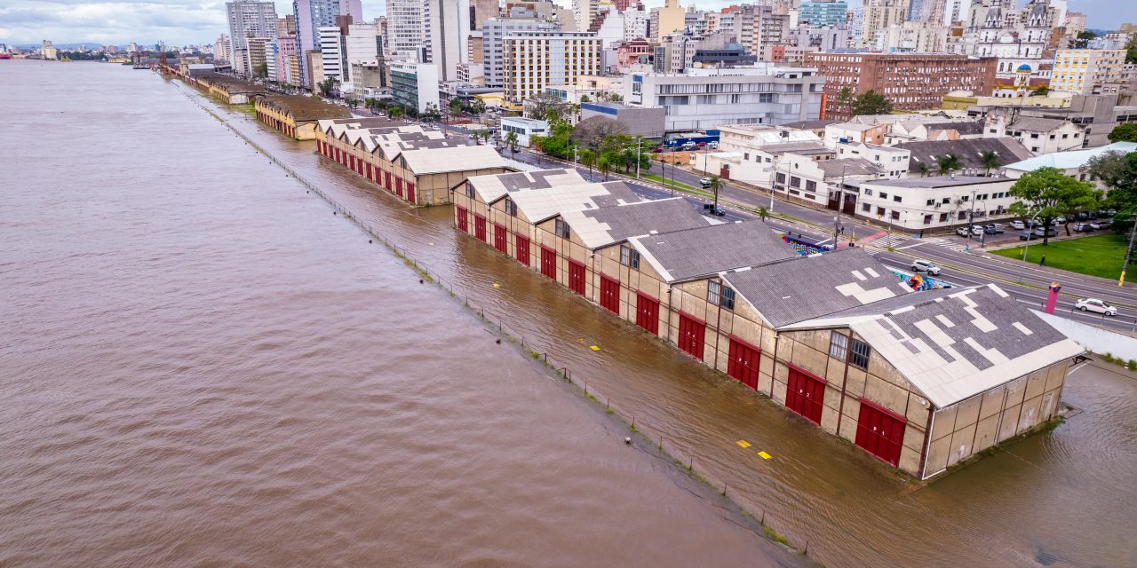 <span class="entry-title-primary">Guaíba tem maior nível desde 1941 e reescreve história de Porto Alegre</span> <h2 class="entry-subtitle">Porto Alegre viu pela primeira vez desde 1967 o Guaíba transbordar no Centro na maior enchente desde a catástrofe de 1941</h2>