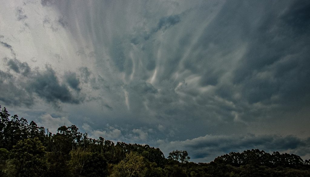 Sem trégua, chuva retorna no começo deste fim de semana