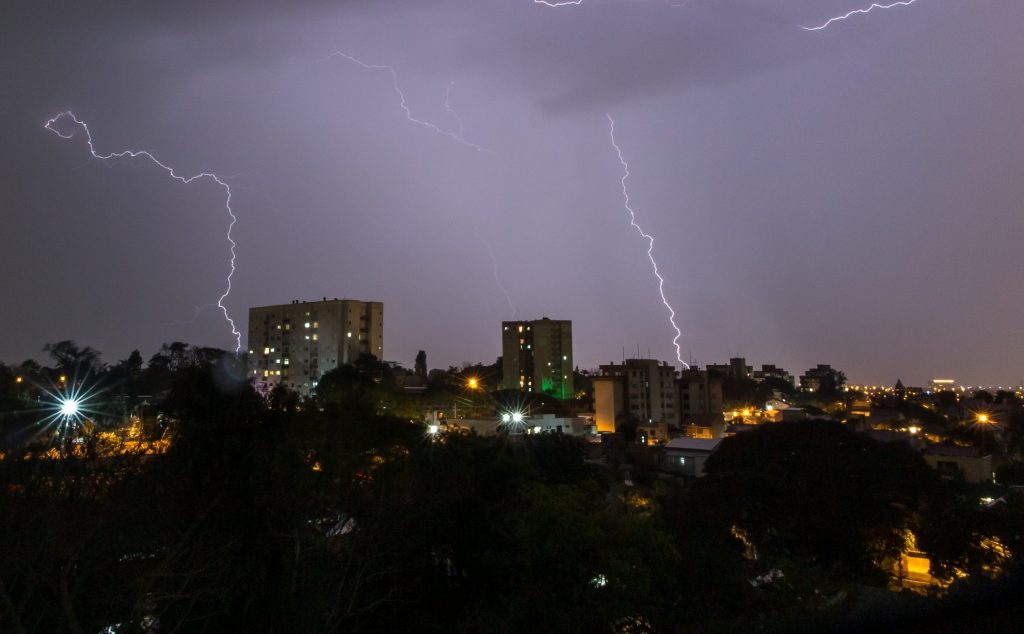 Alerta: vários dias seguidos com muitos temporais e chuva volumosa