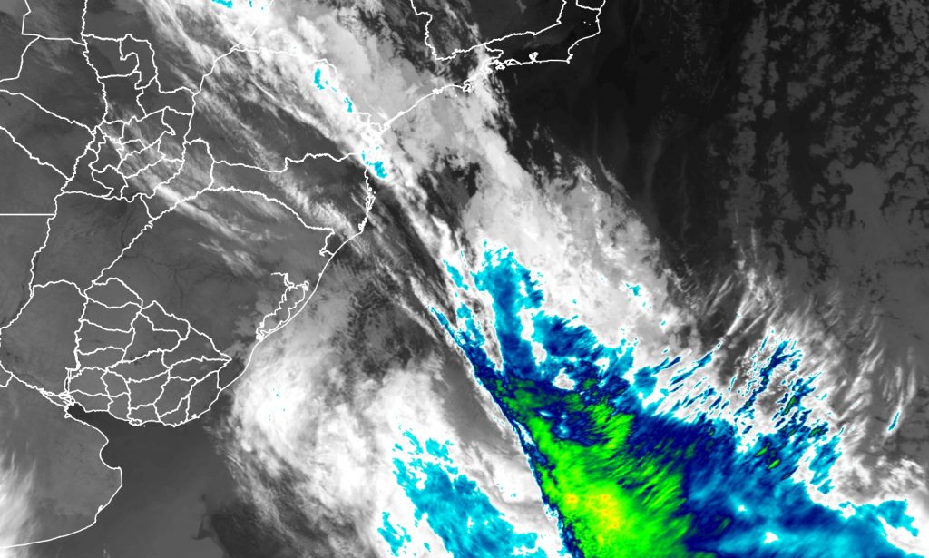 Ciclone extratropical se forma na costa e traz vento acima de 80 km/h