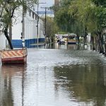 Pior cheia do Guaíba desde 2015 alaga ruas do Quarto Distrito; veja fotos